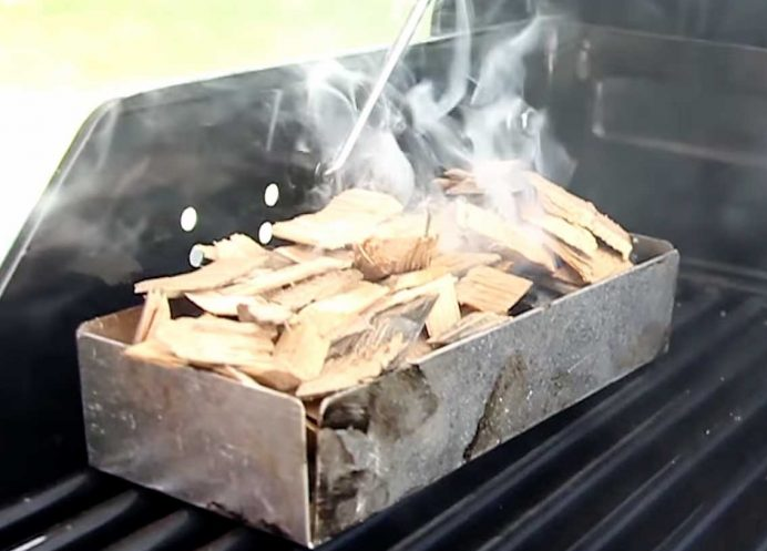 BBQthingz™ | How to select the right wood for your smoker.